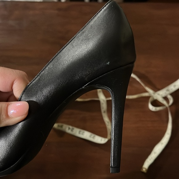 Jessica Simpson Stiletto Pumps - Picture 7 of 7